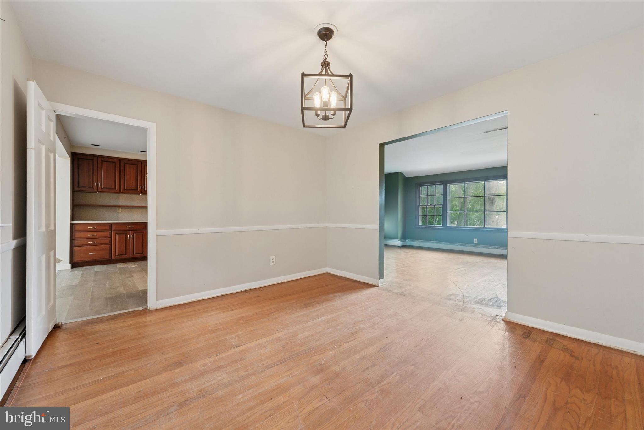 STRAFFORD VILLAGE - Residential