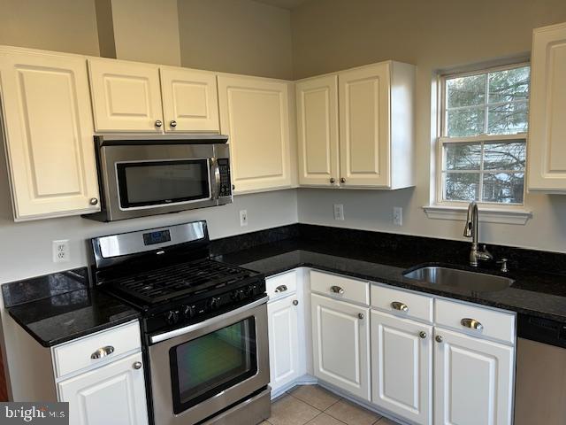 RANDOM HILLS - Residential Lease