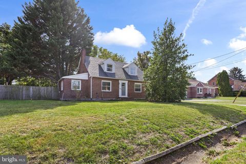 Photo of 1001 Jefferson Boulevard, HAGERSTOWN, MD 21742 (MLS # MDWA2031860)