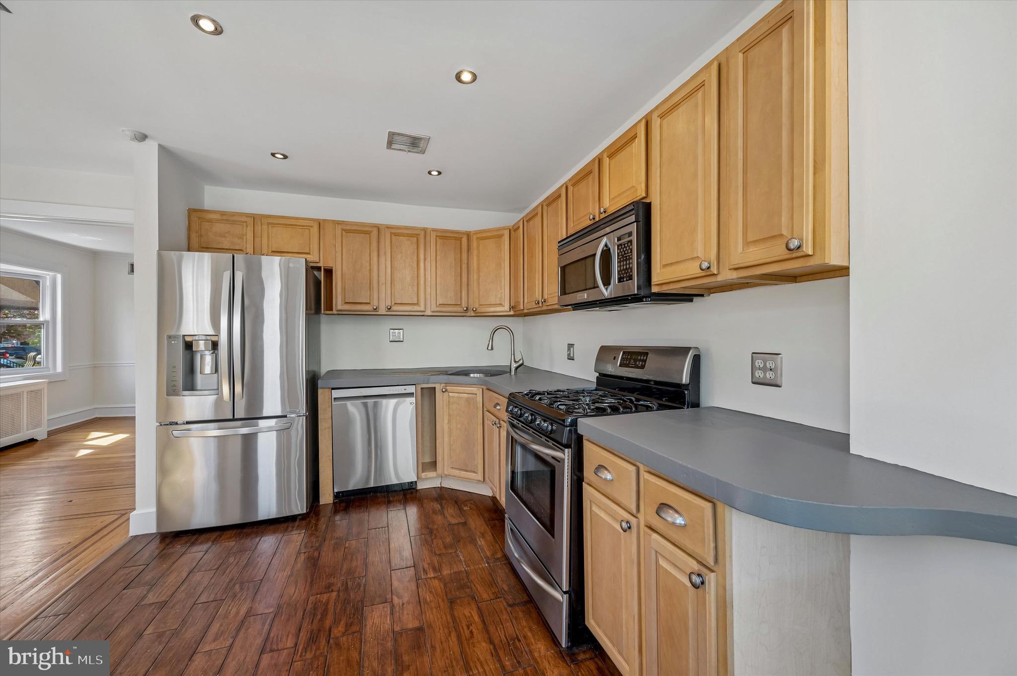 ARDMORE PARK - Residential