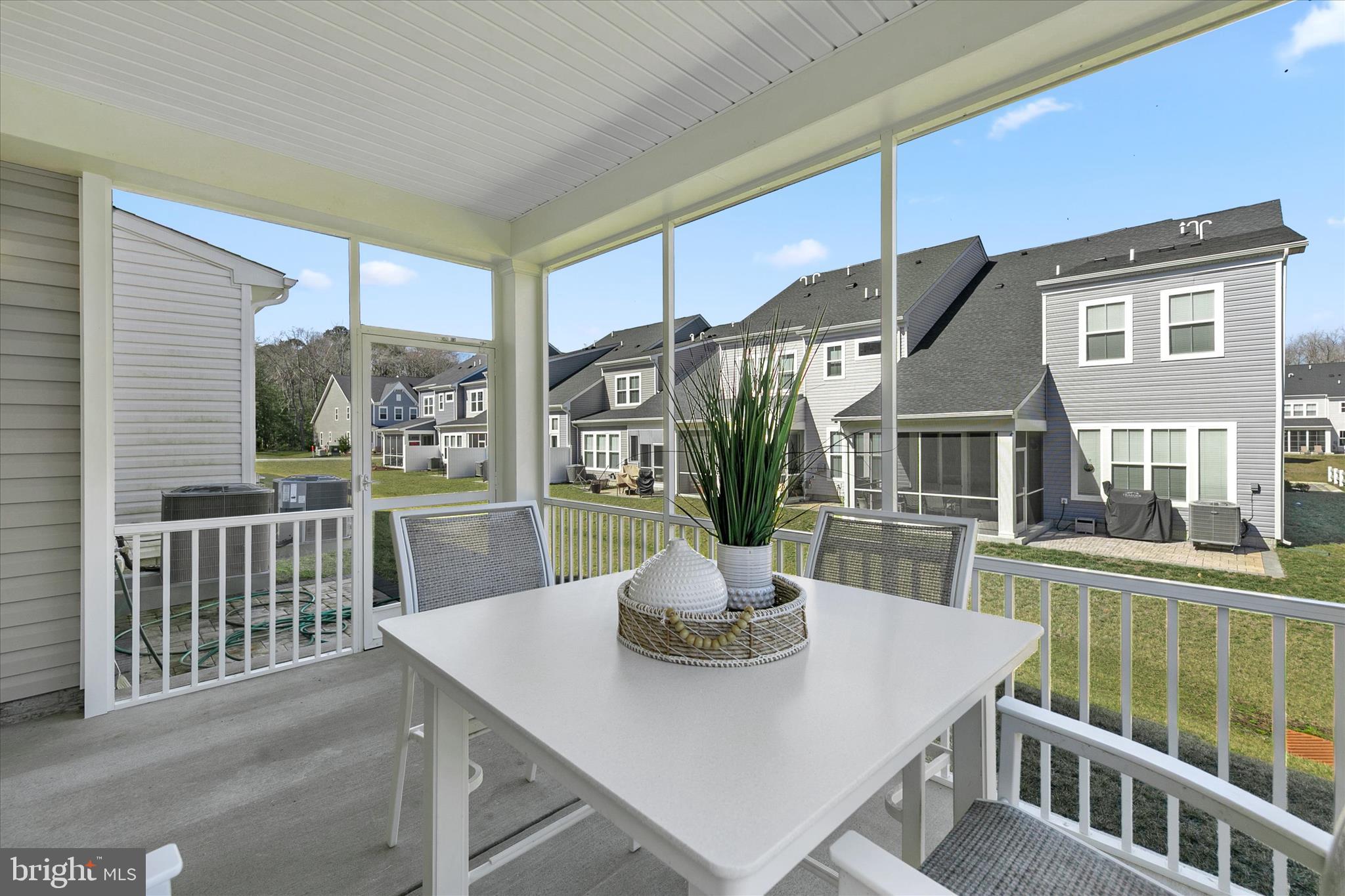 MILOS HAVEN - Residential