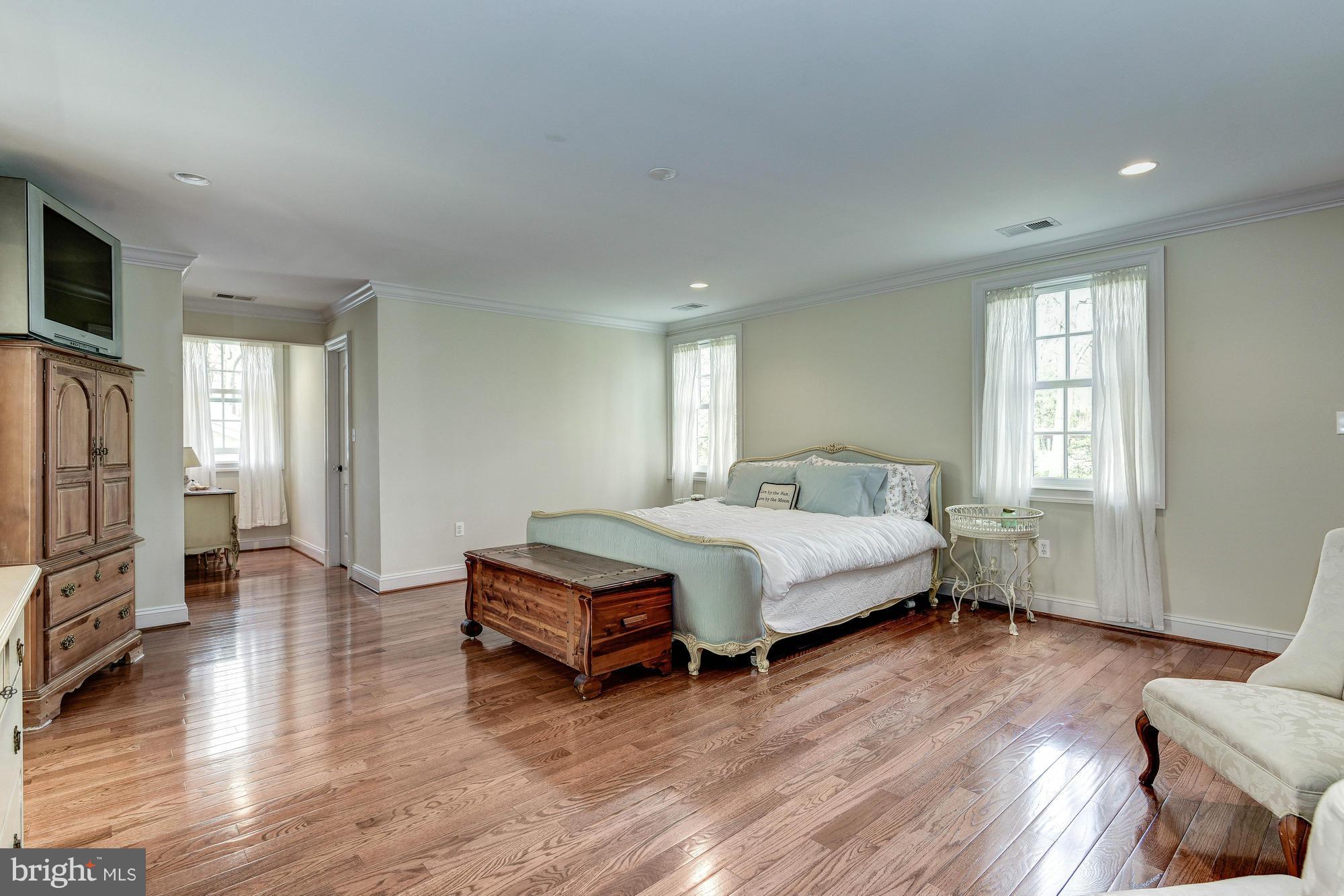 MANOR PARK - Residential