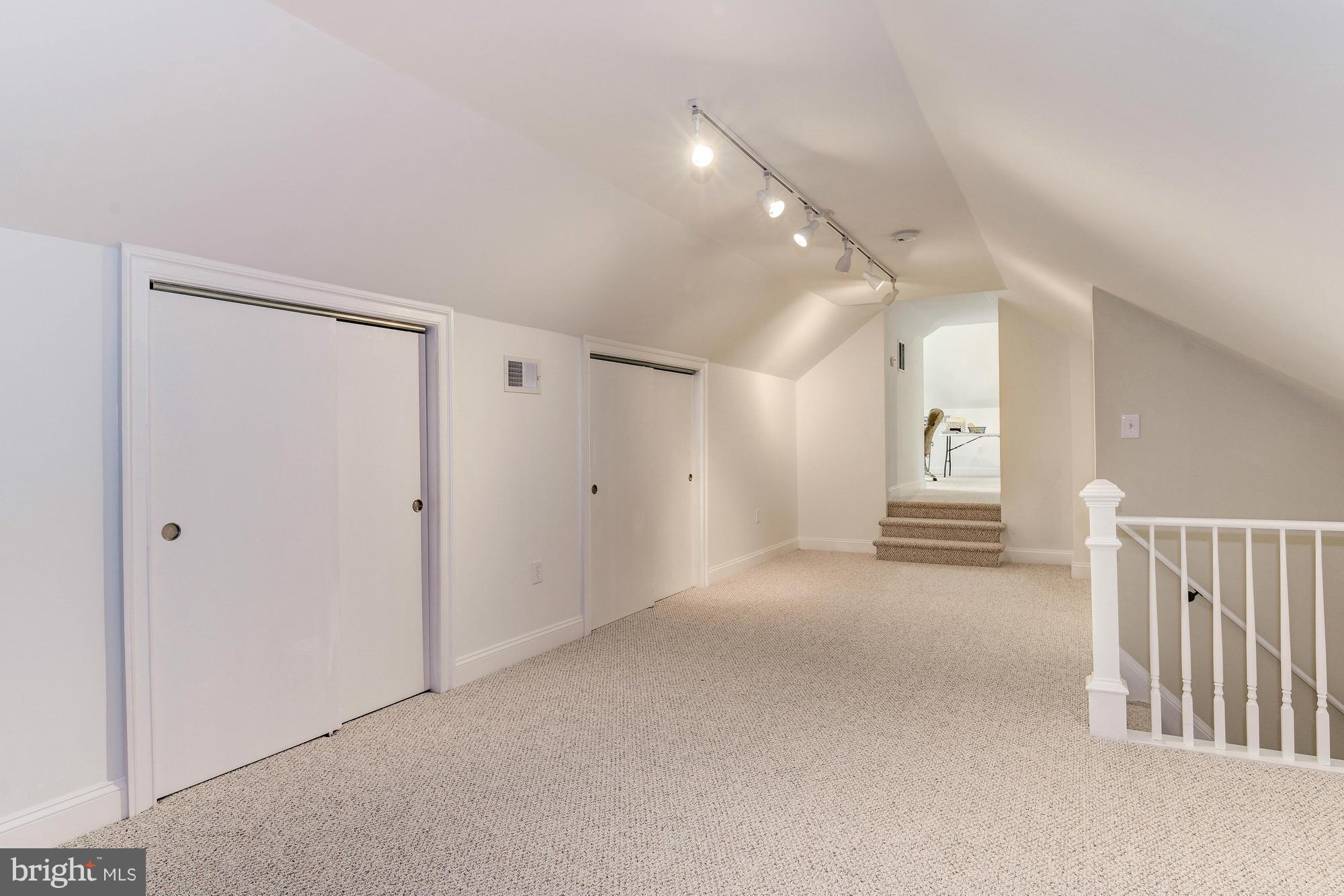 MANOR PARK - Residential