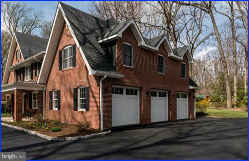 MANOR PARK - Residential