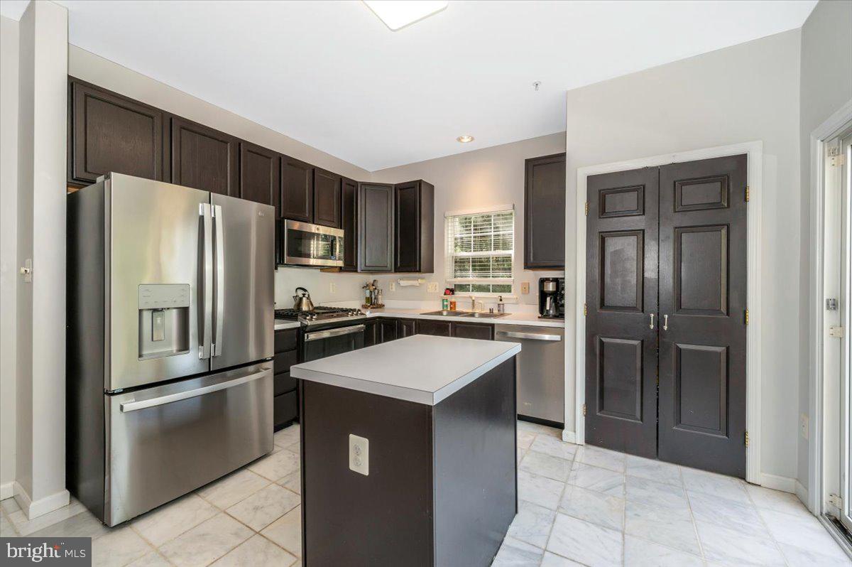 SPRING RIDGE - Residential