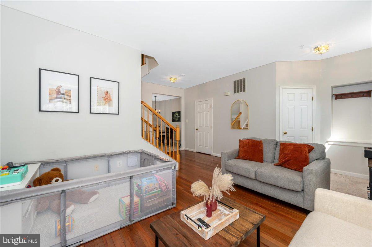 SPRING RIDGE - Residential