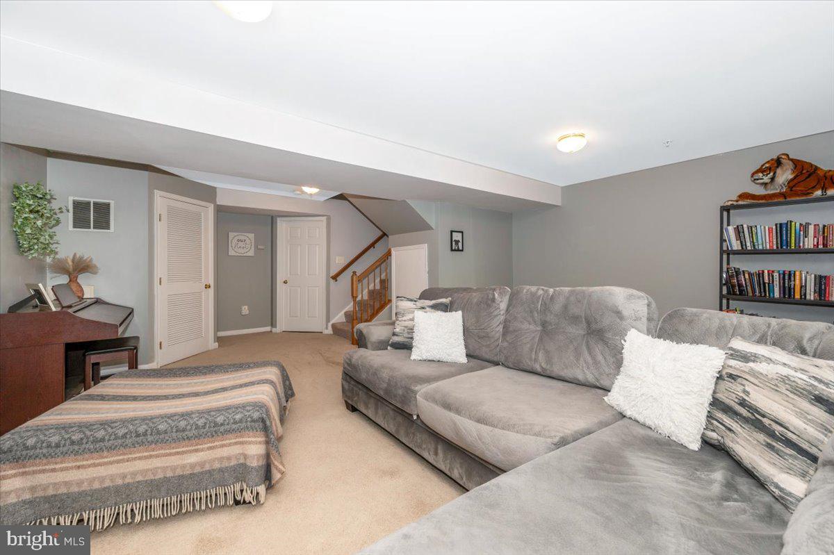 SPRING RIDGE - Residential