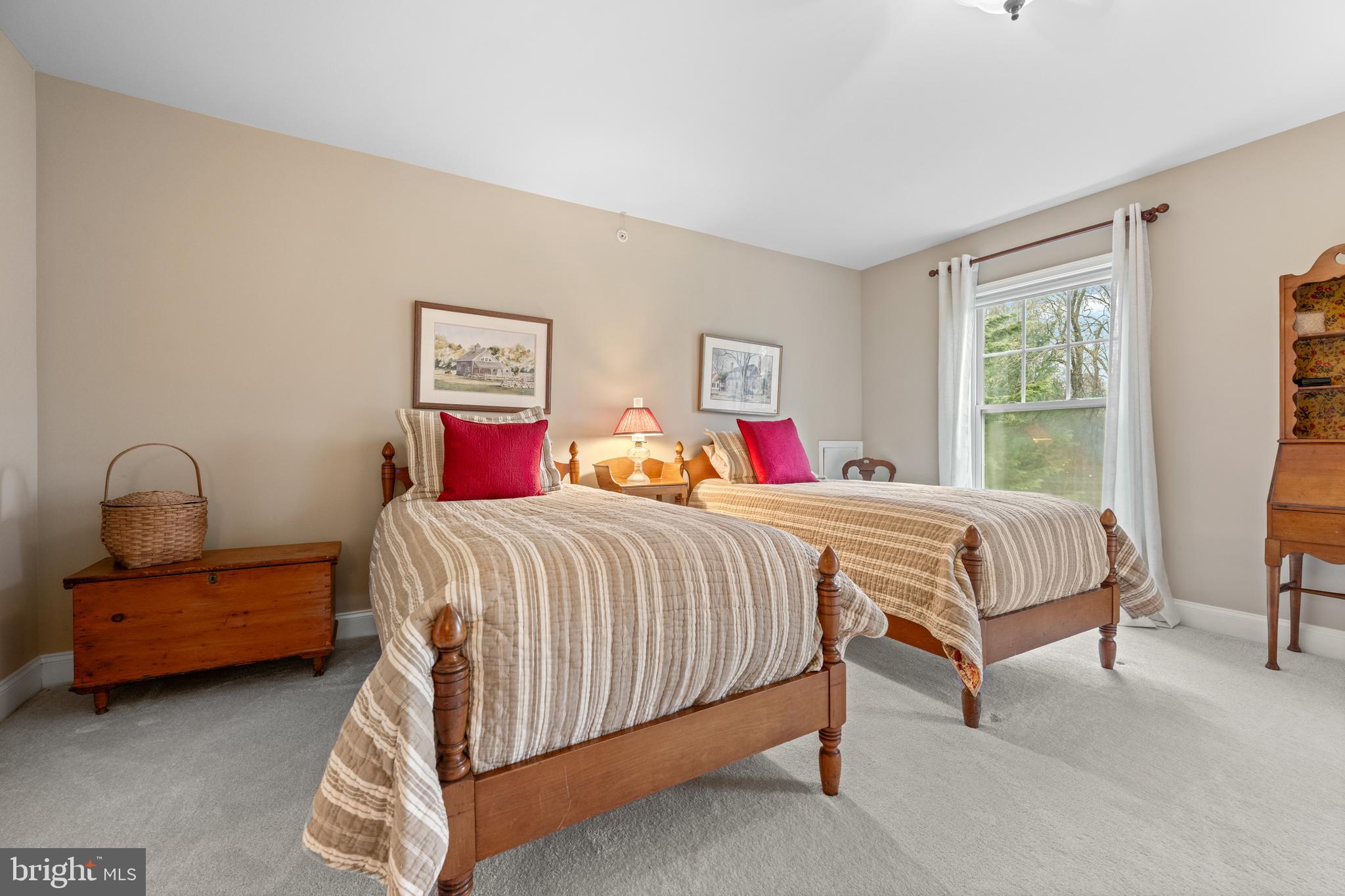 POTTERS POND - Residential