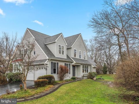 300 OLD BARN CIRCLE PHOENIXVILLE PA 19460