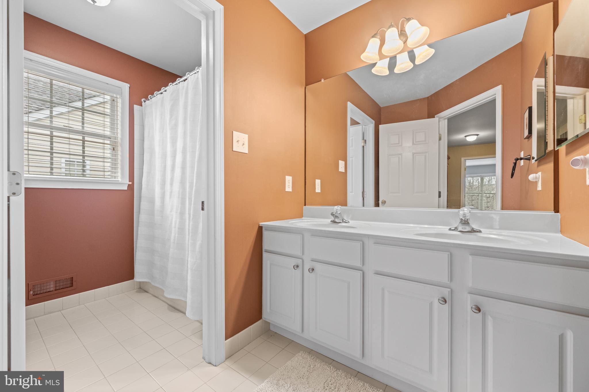 POTTERS POND - Residential