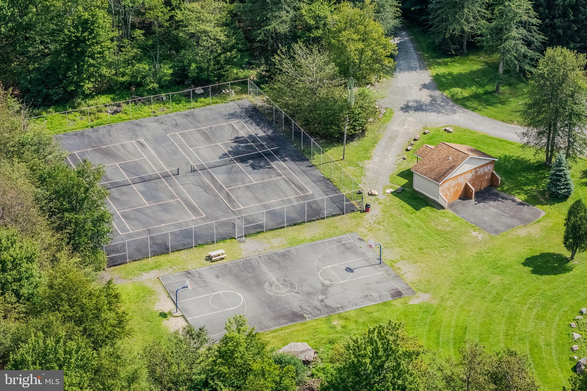 POCONO COUNTRY PLACE - Residential