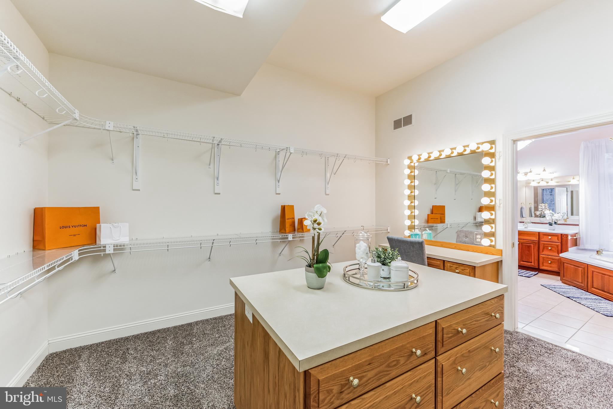 WINCHESTER - Residential