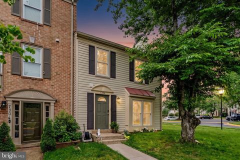 Photo of 7302 Rokeby Drive, MANASSAS, VA 20109 (MLS # VAPW2120978)