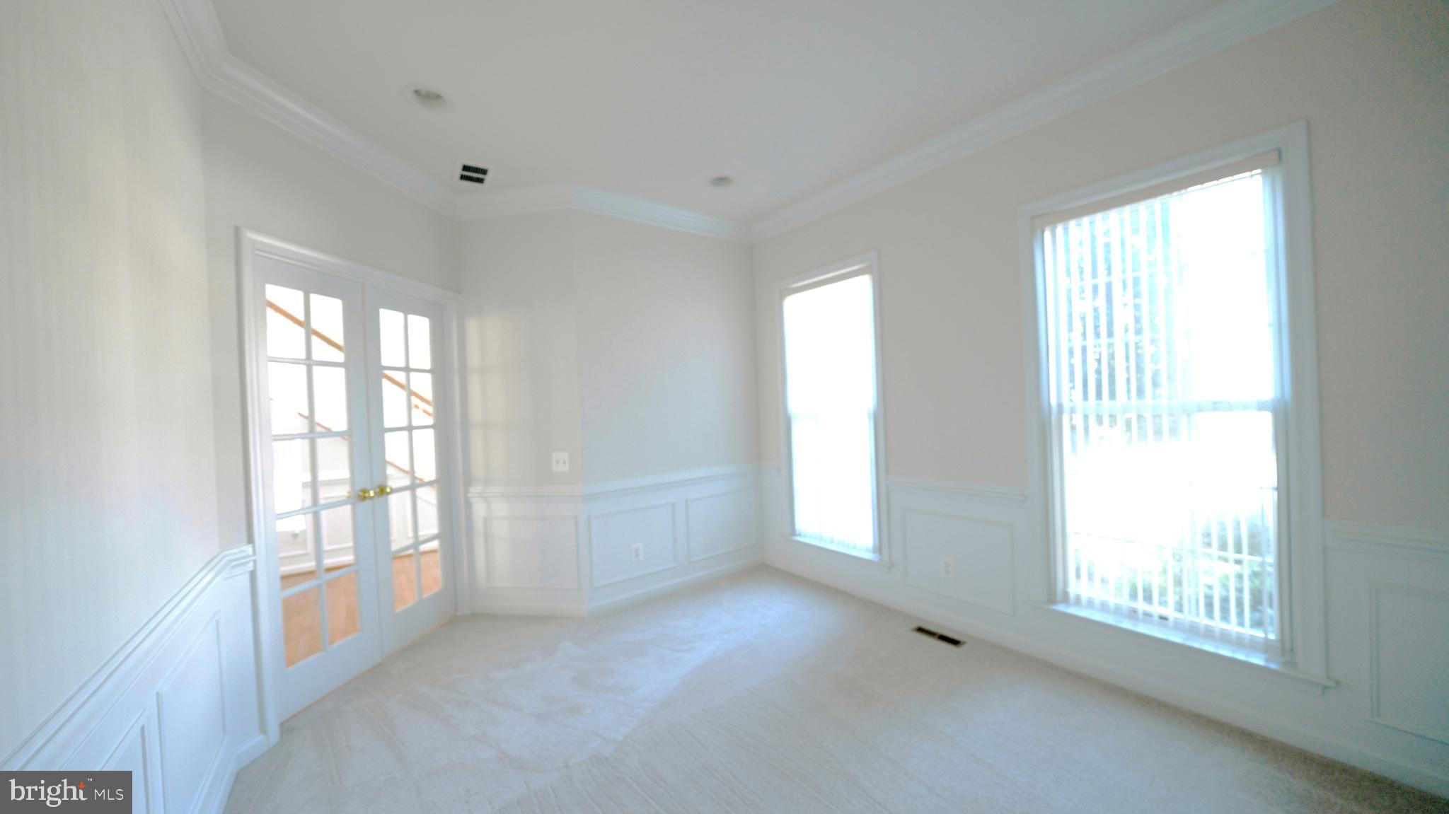 LAUREL HILL LANDBAY - Residential