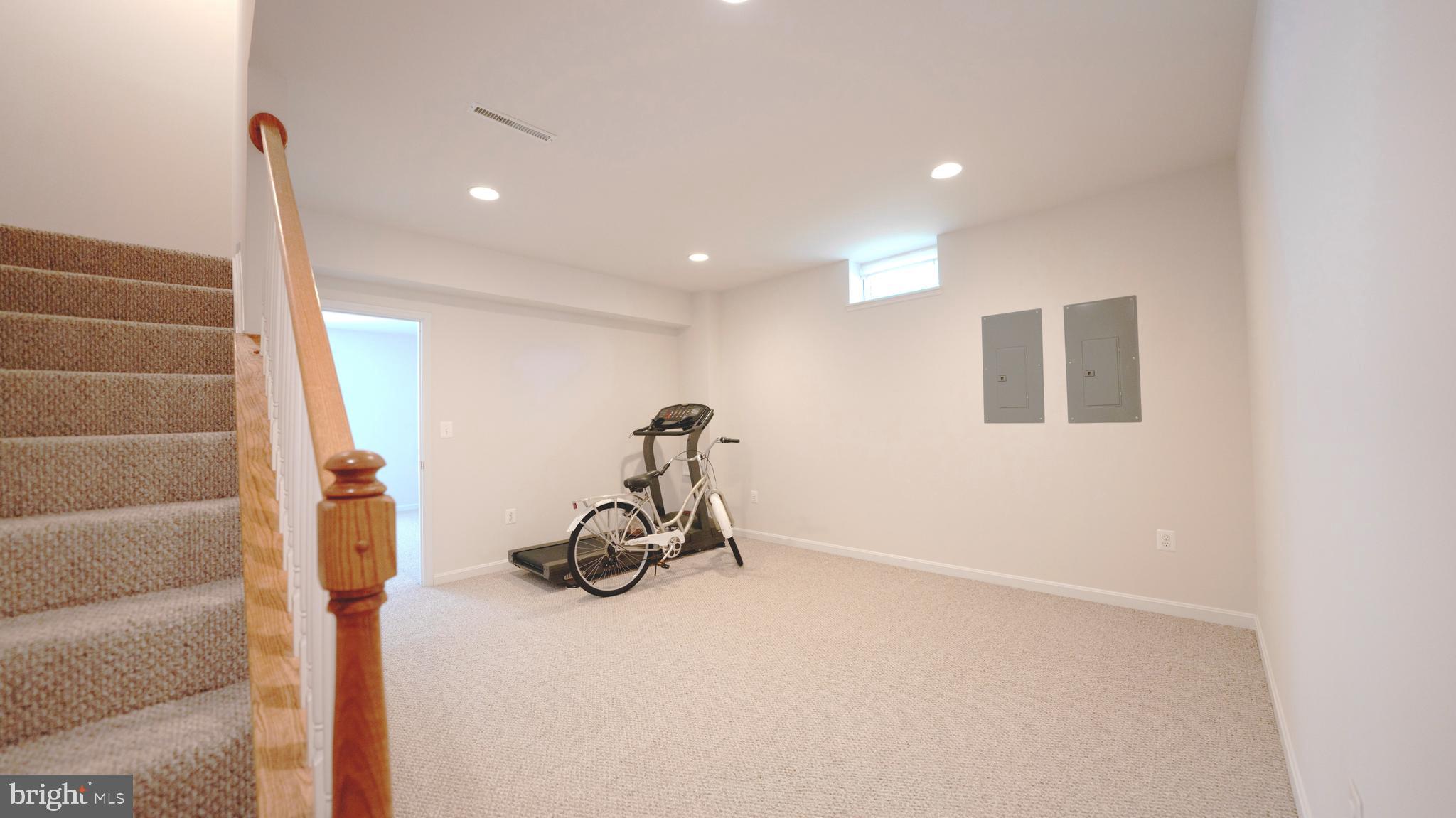 LAUREL HILL LANDBAY - Residential