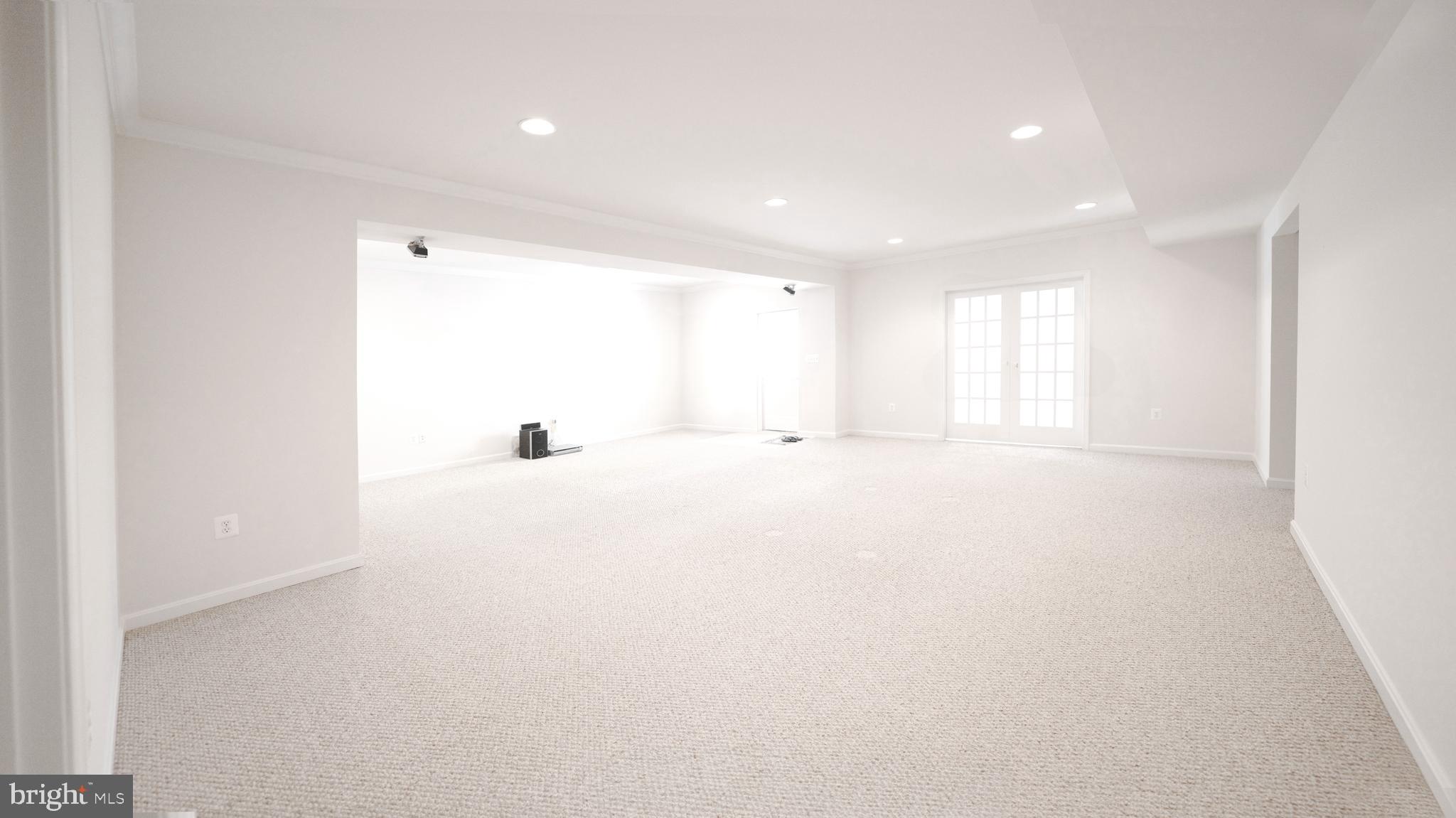 LAUREL HILL LANDBAY - Residential