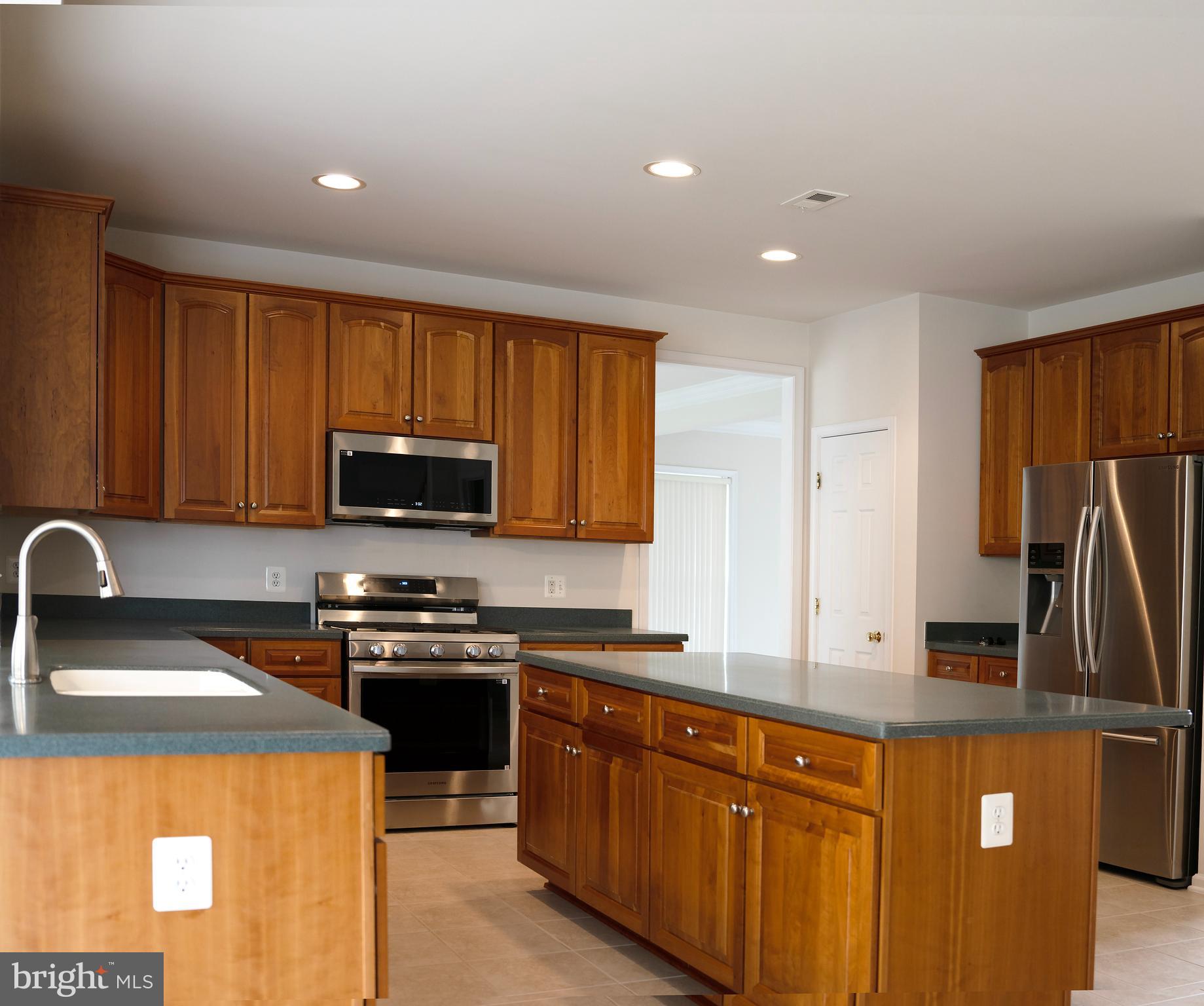 LAUREL HILL LANDBAY - Residential