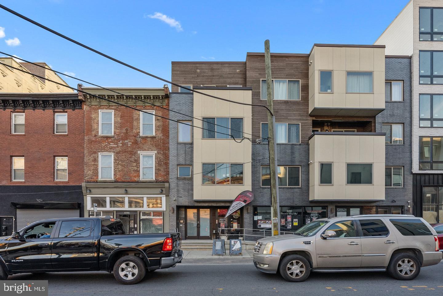 1608 RIDGE AVENUE 302