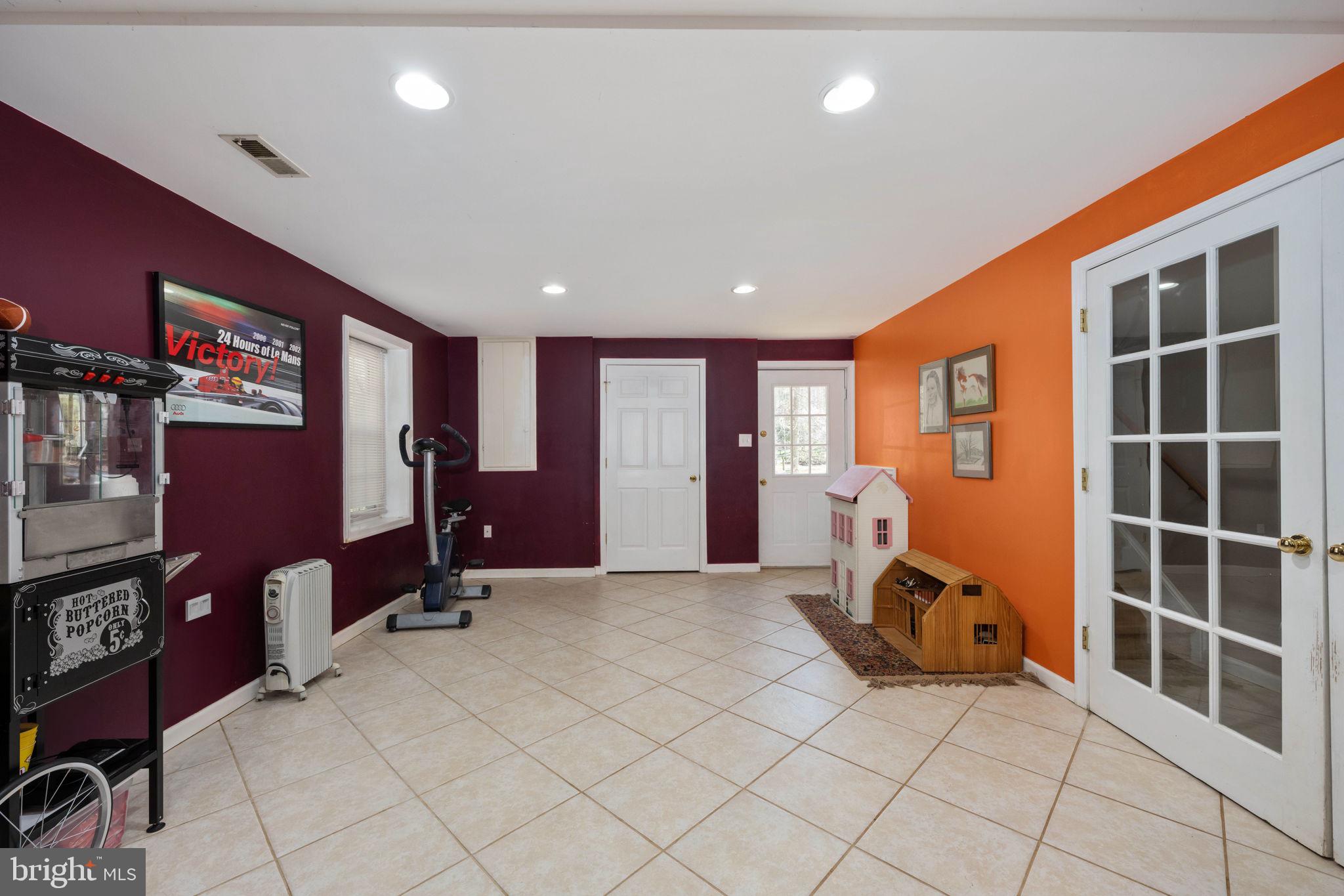 SEVEN LAKES - Residential