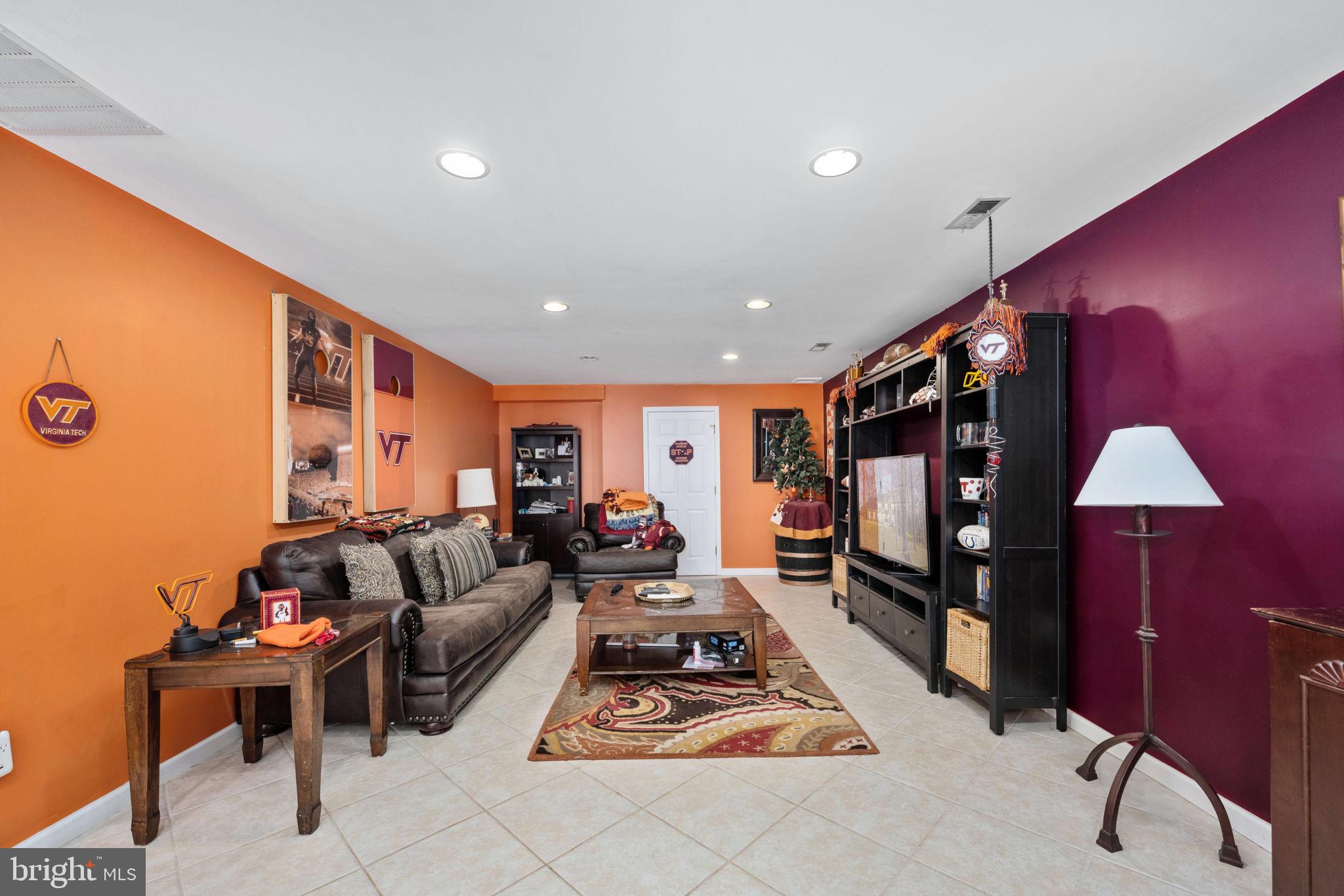 SEVEN LAKES - Residential