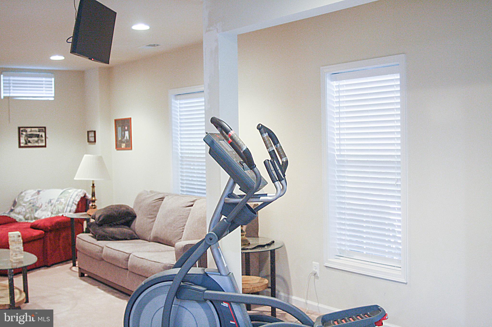 TWIN LAKE OVERLOOK - Residential