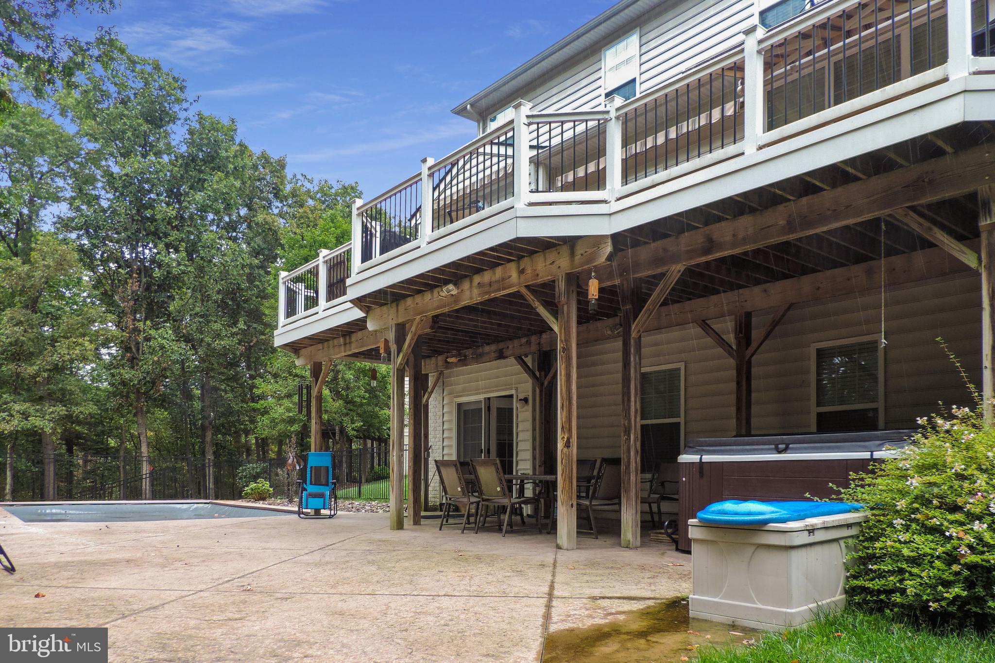 TWIN LAKE OVERLOOK - Residential