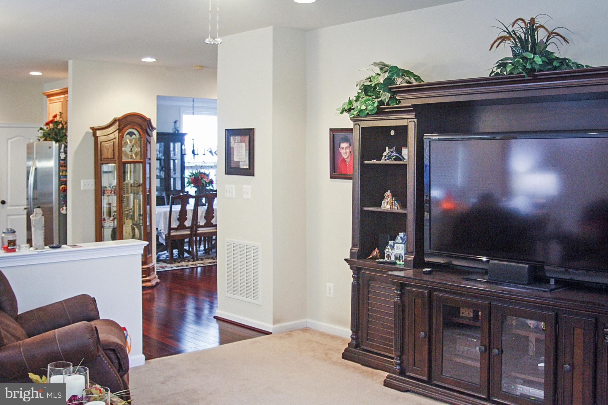 TWIN LAKE OVERLOOK - Residential