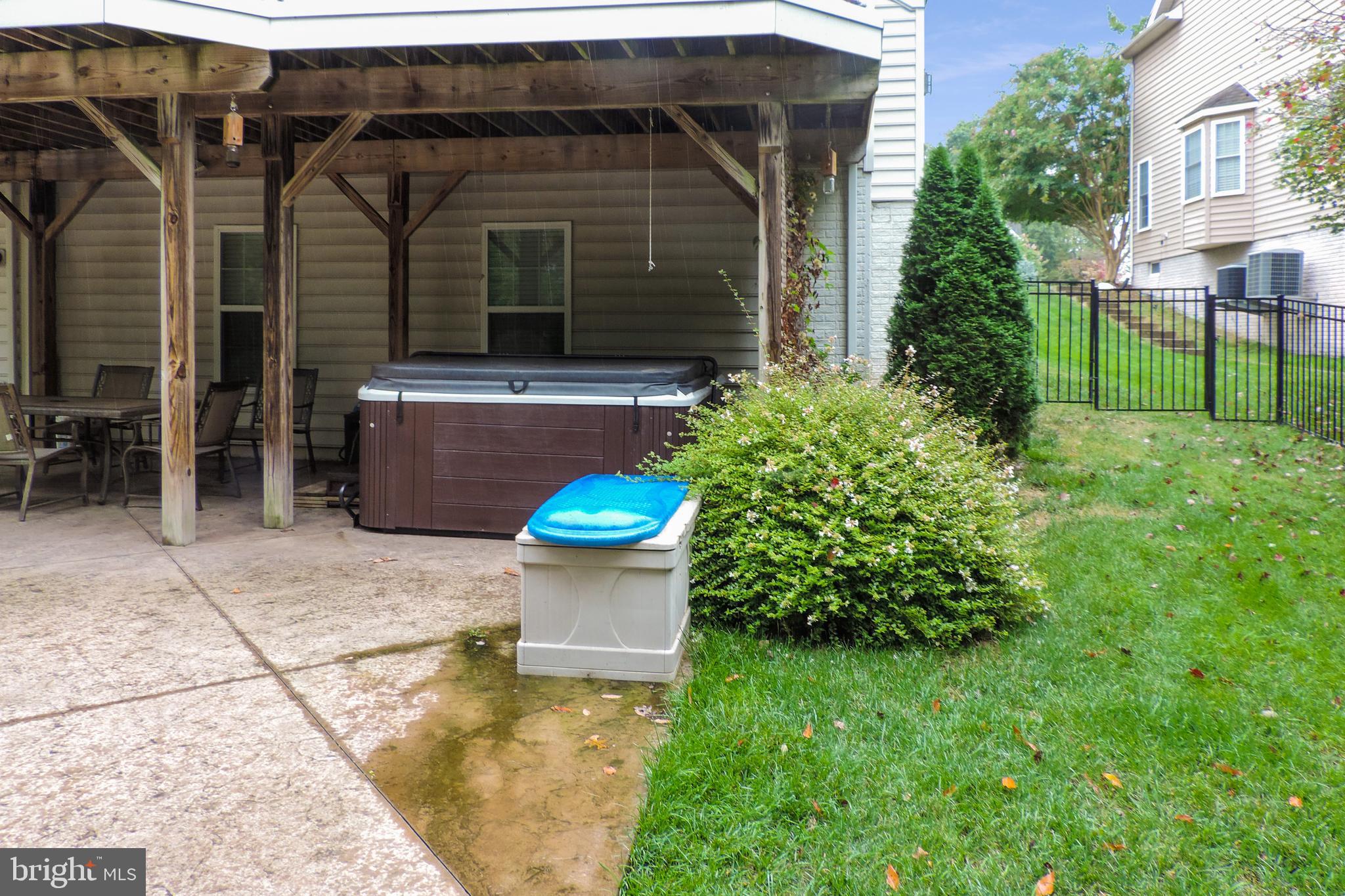 TWIN LAKE OVERLOOK - Residential