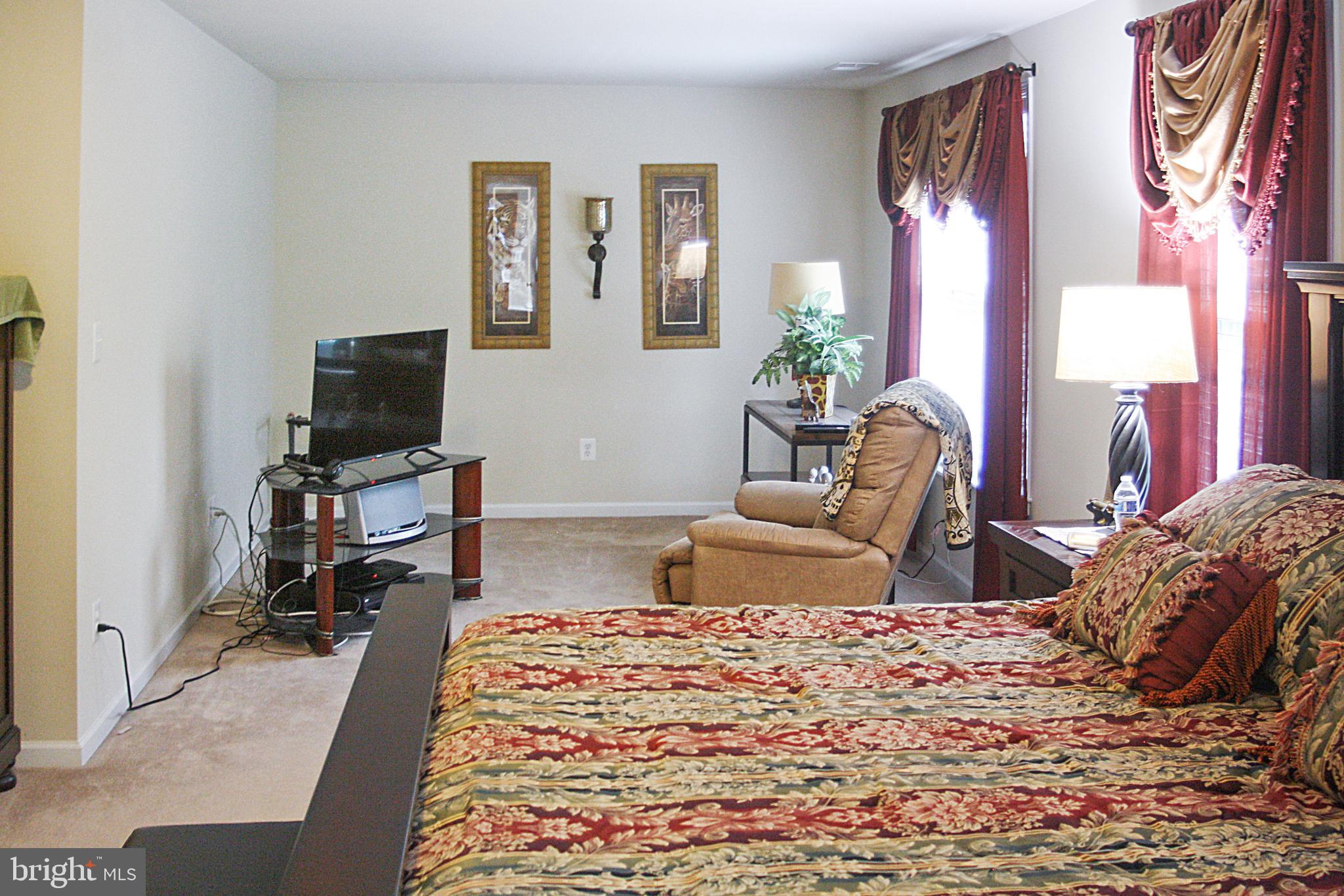 TWIN LAKE OVERLOOK - Residential