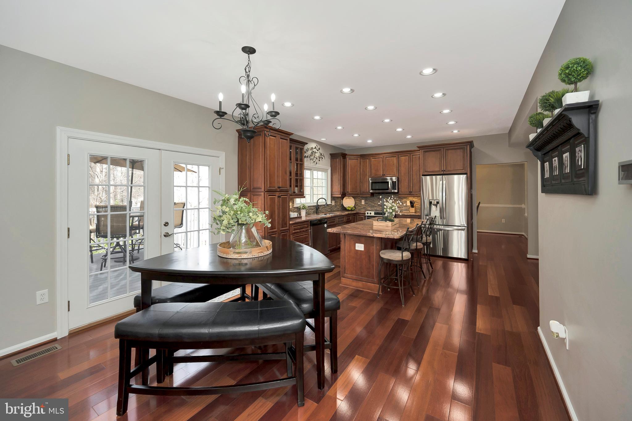 HAMPTON OAKS - Residential