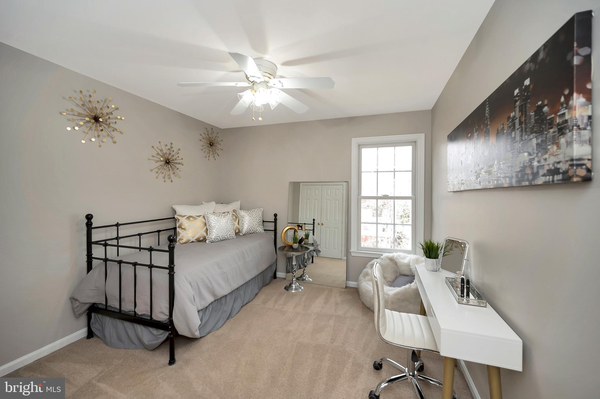 HAMPTON OAKS - Residential