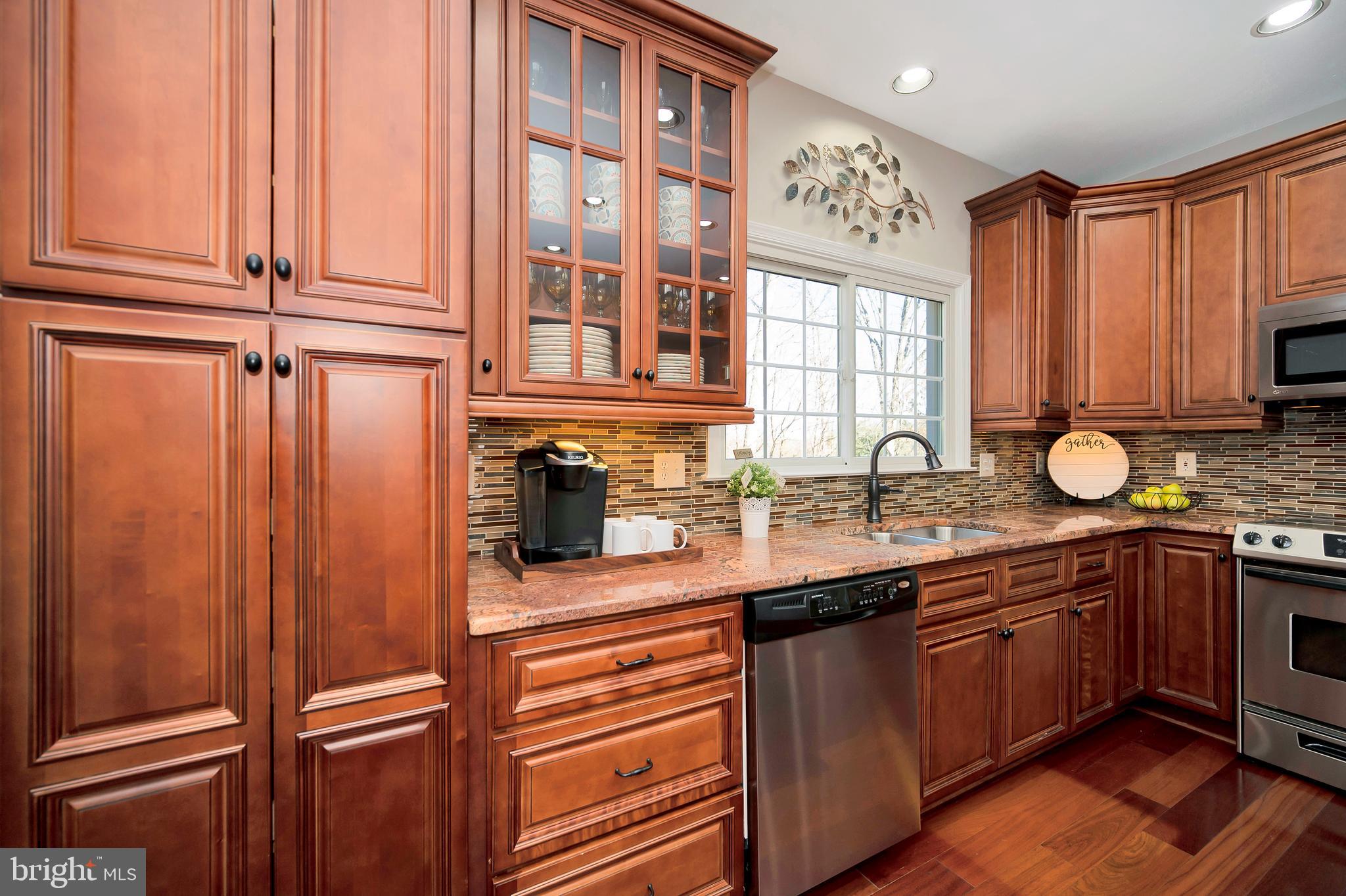 HAMPTON OAKS - Residential