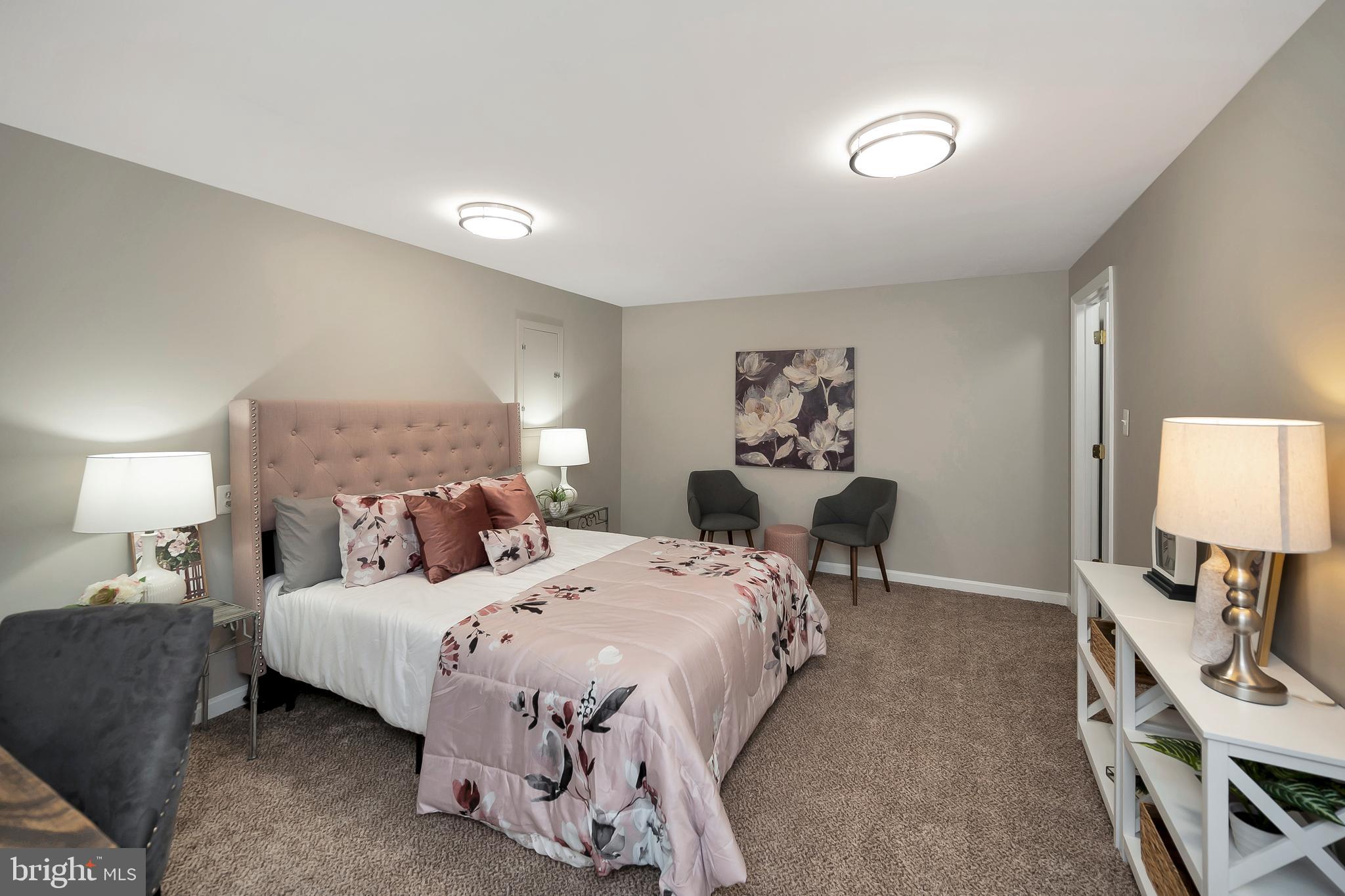 HAMPTON OAKS - Residential