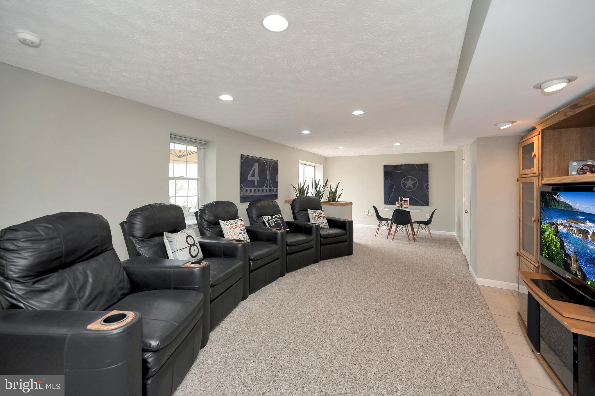 HAMPTON OAKS - Residential