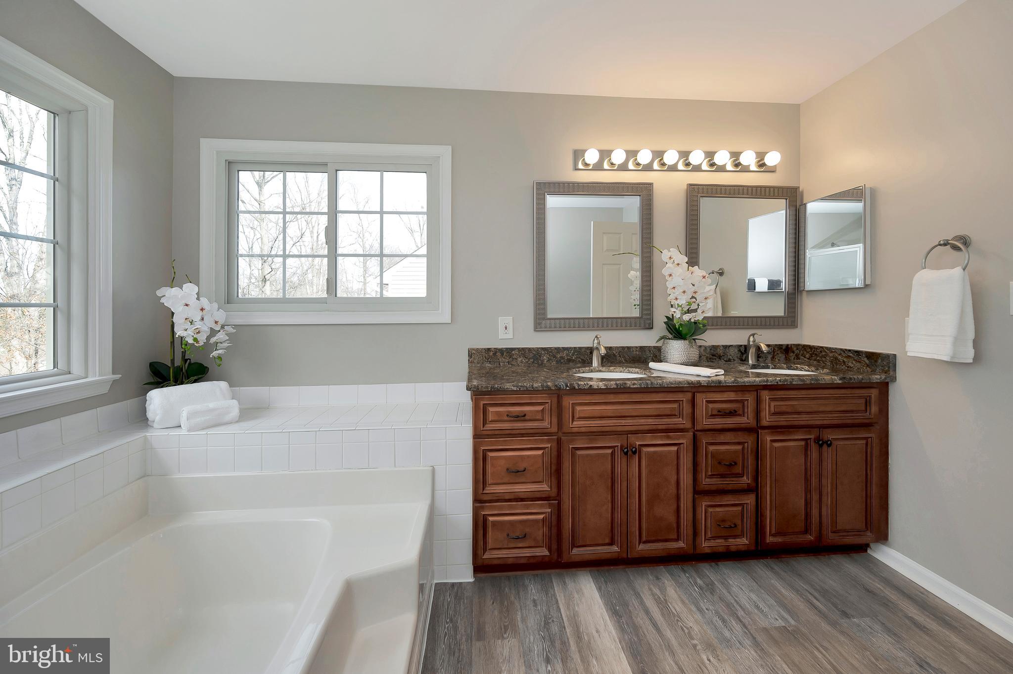 HAMPTON OAKS - Residential