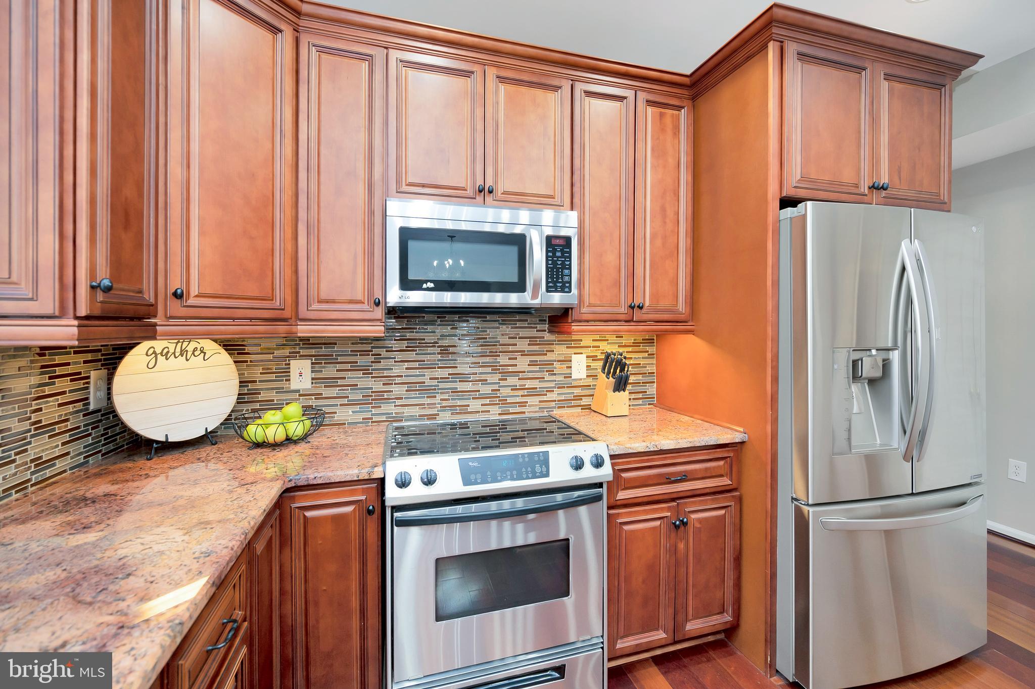 HAMPTON OAKS - Residential