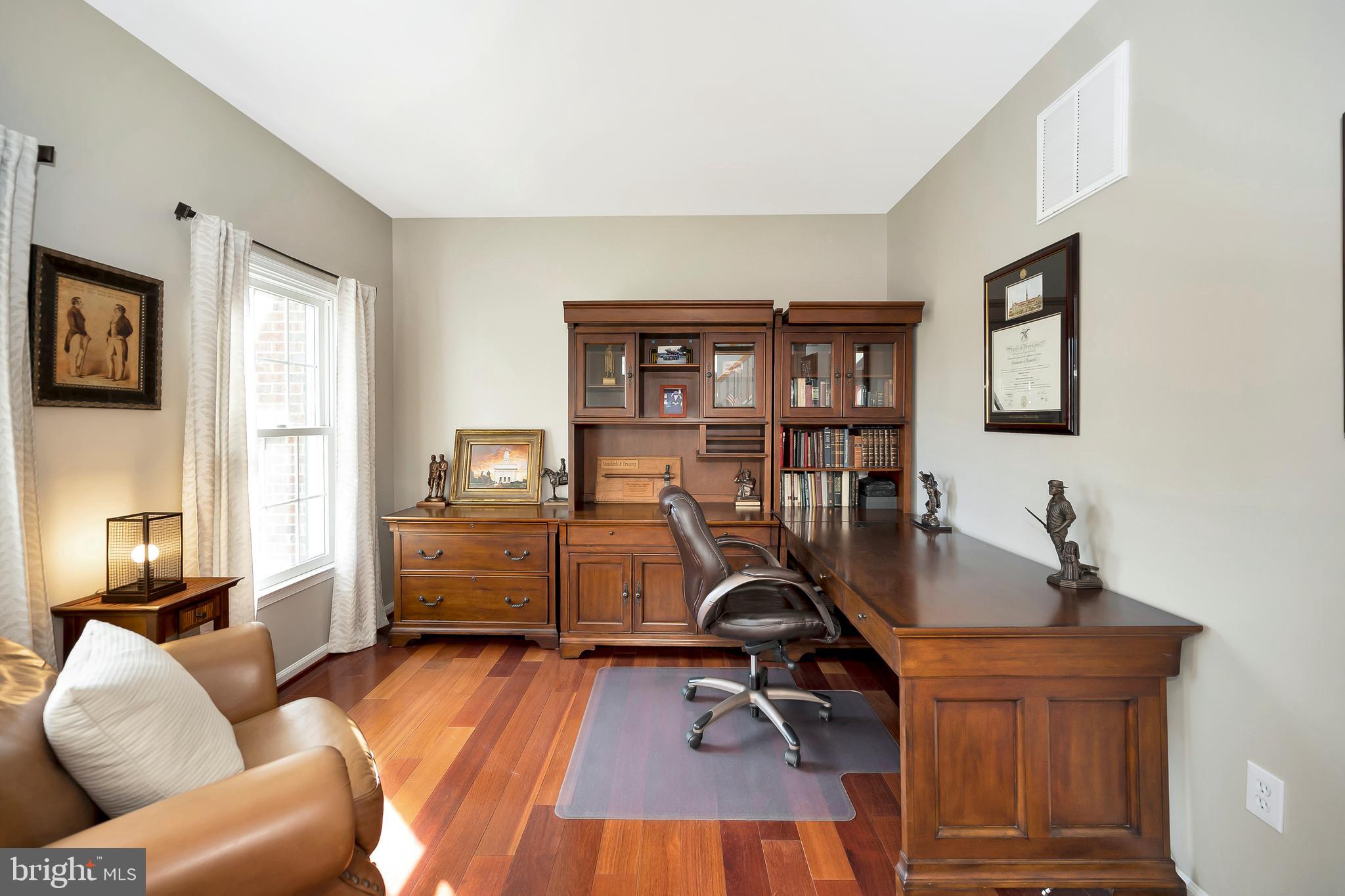 HAMPTON OAKS - Residential