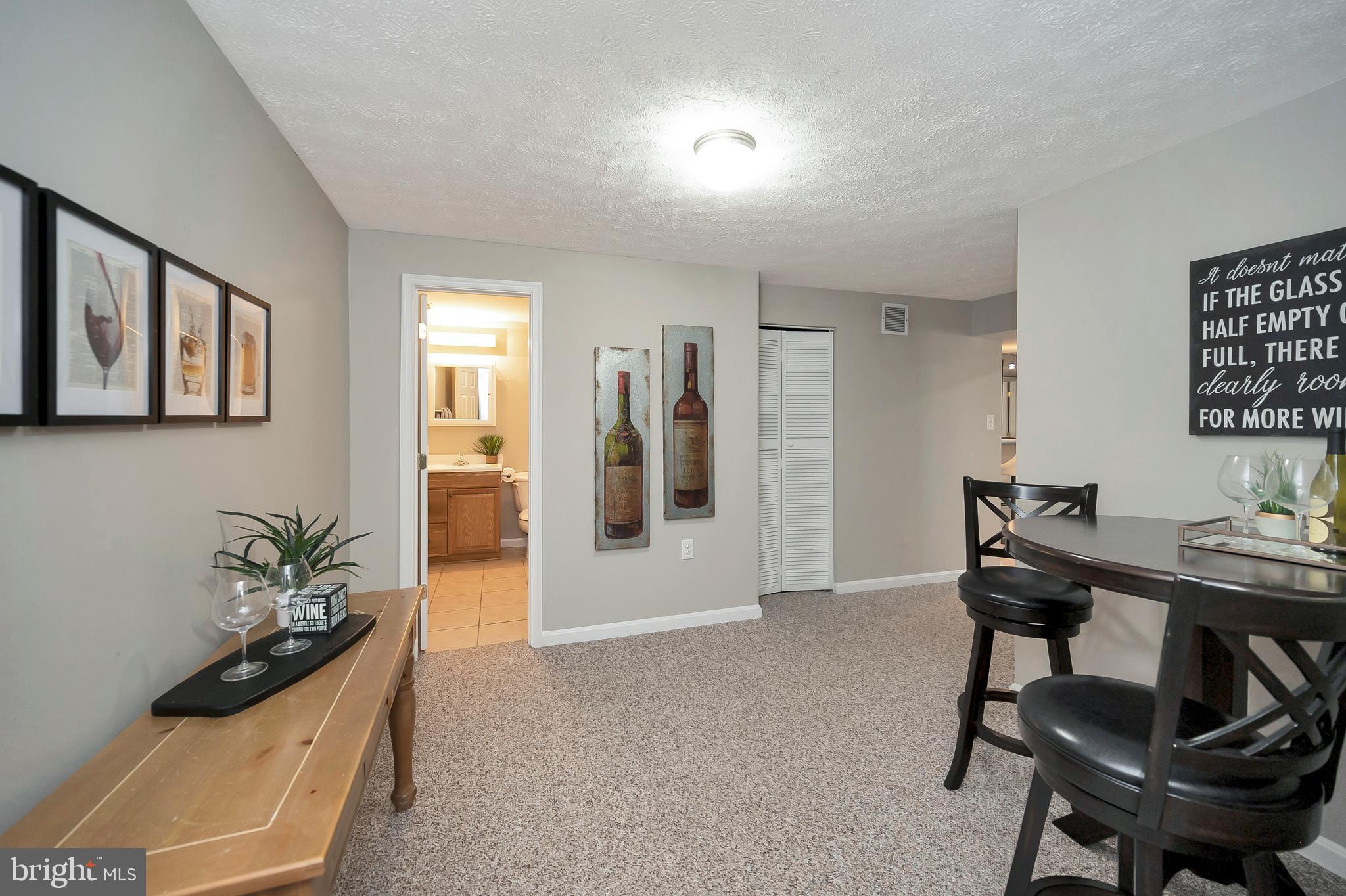 HAMPTON OAKS - Residential