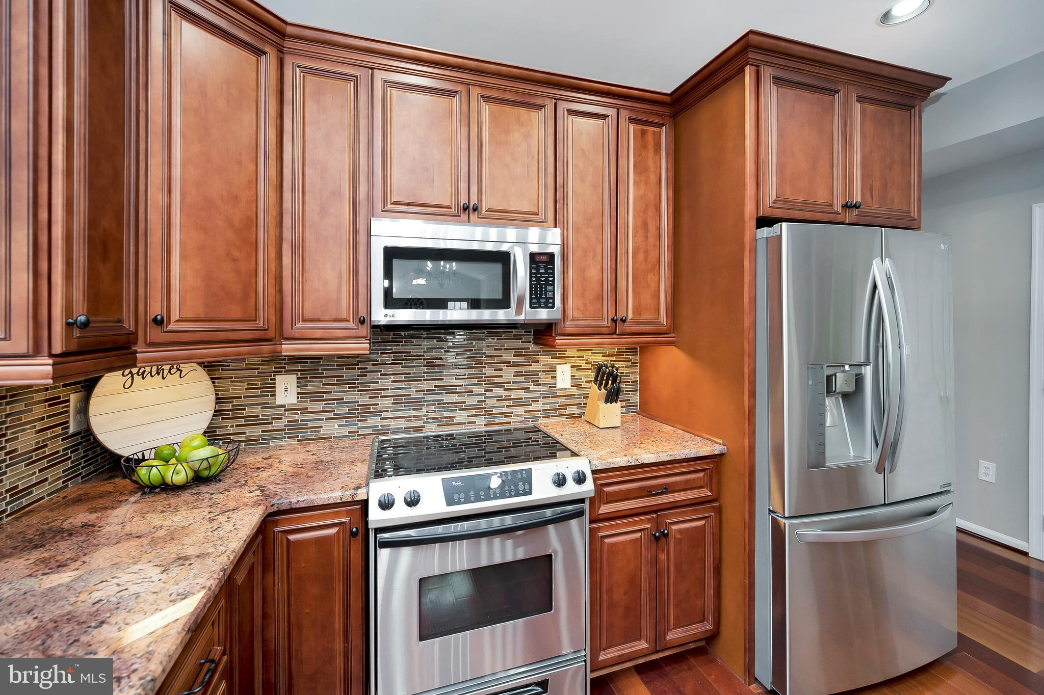 HAMPTON OAKS - Residential