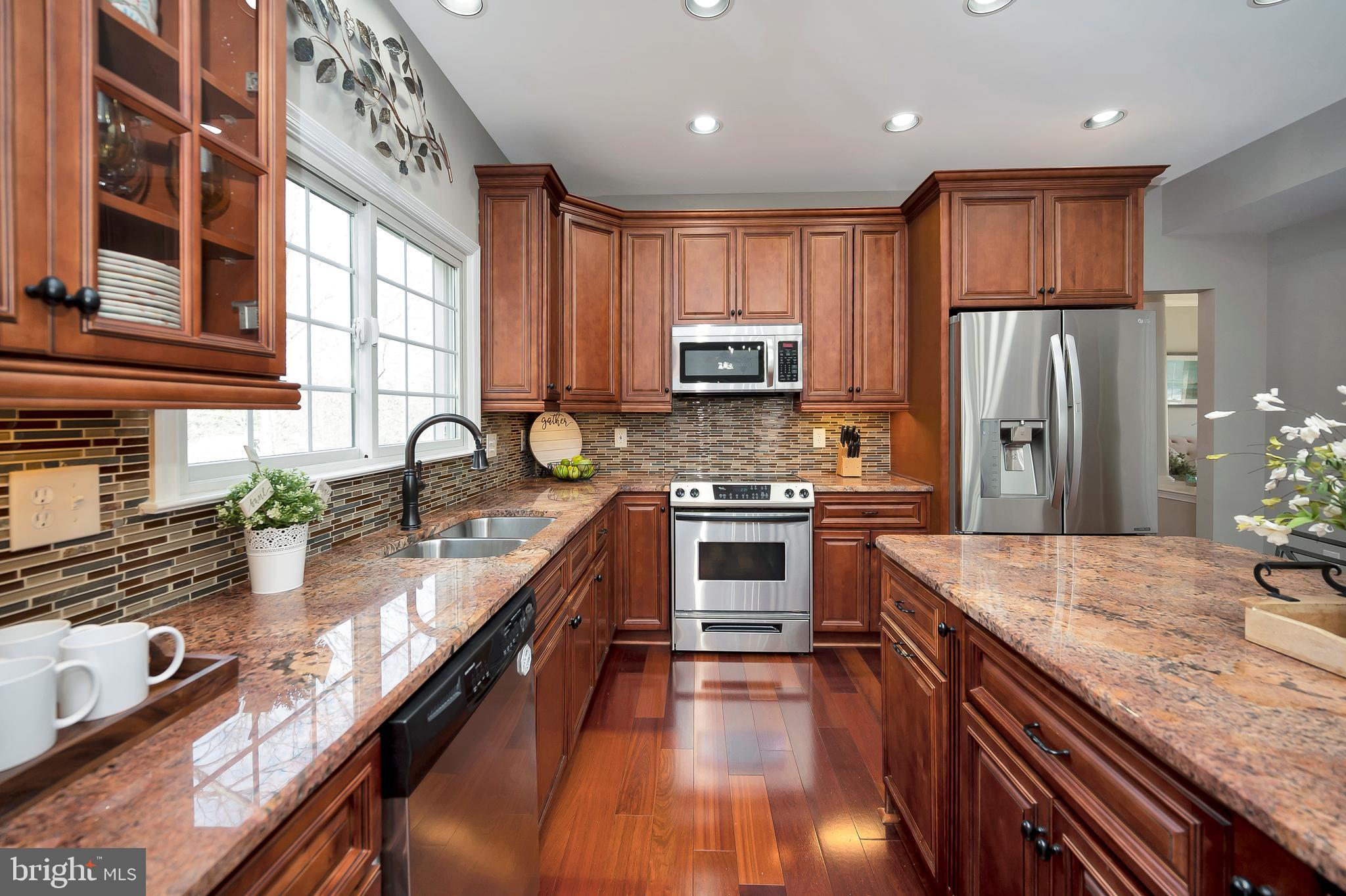 HAMPTON OAKS - Residential