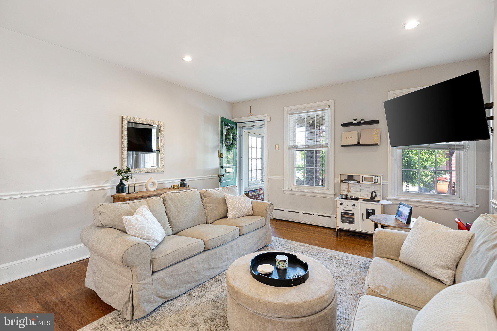 1310 N DUPONT STREET