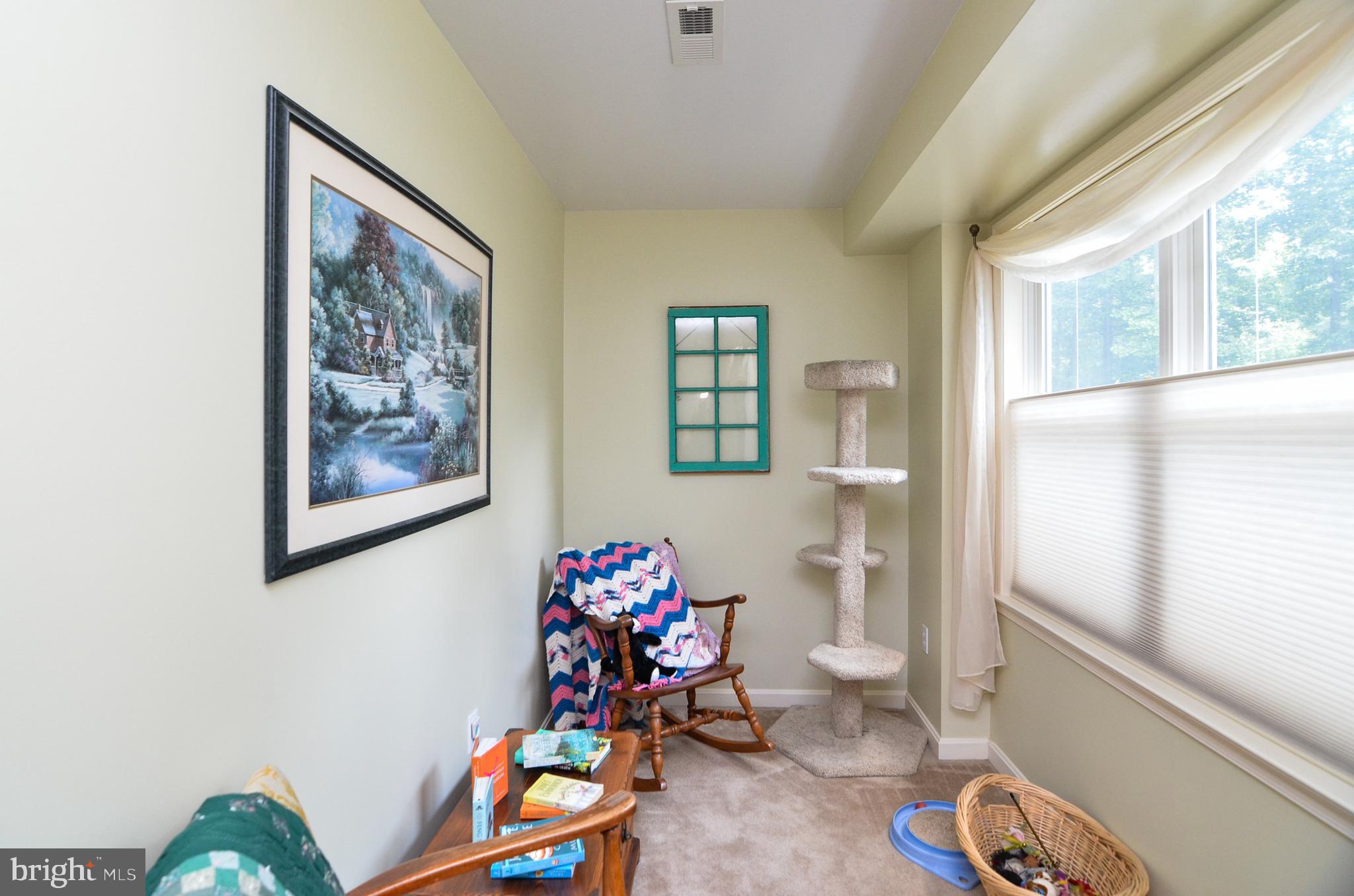 HUGGER - Residential