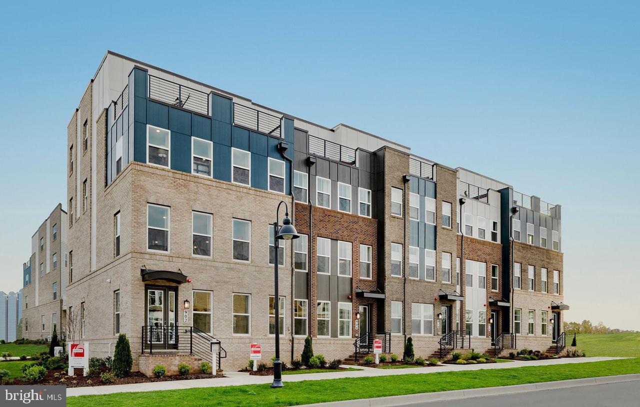 CROWN FARM - Residential