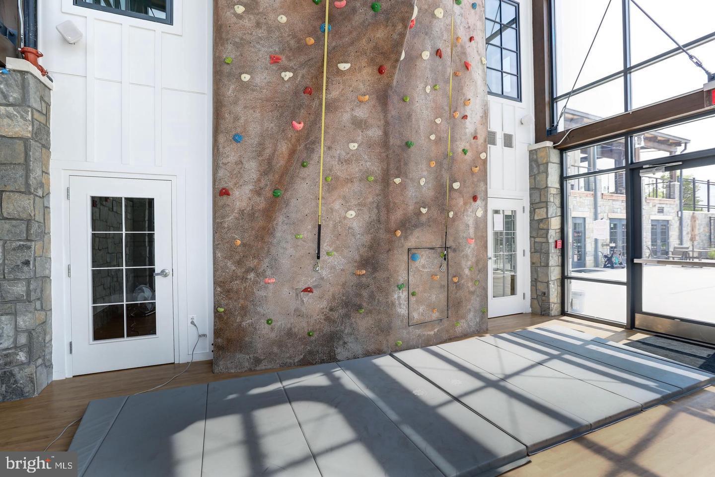 CROWN FARM - Residential