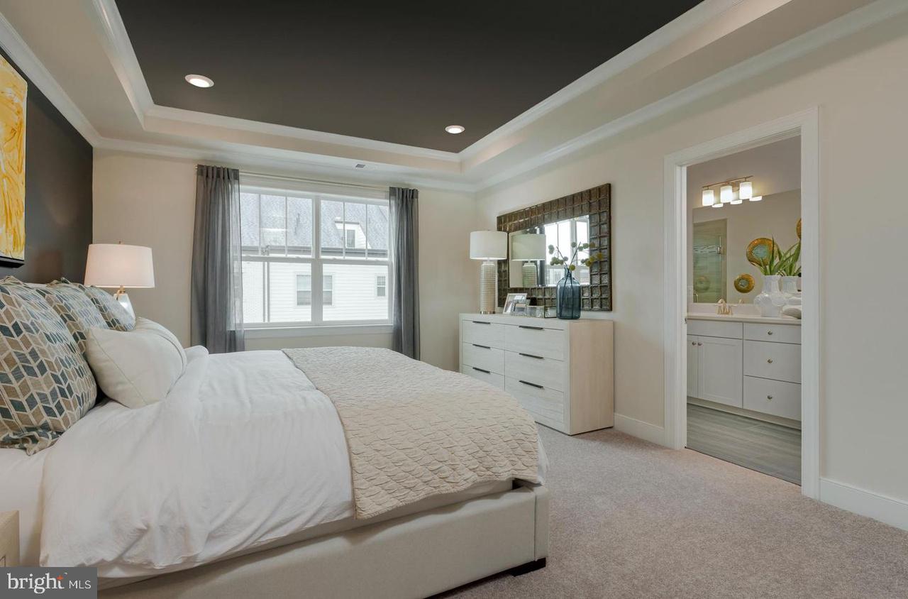 CROWN FARM - Residential