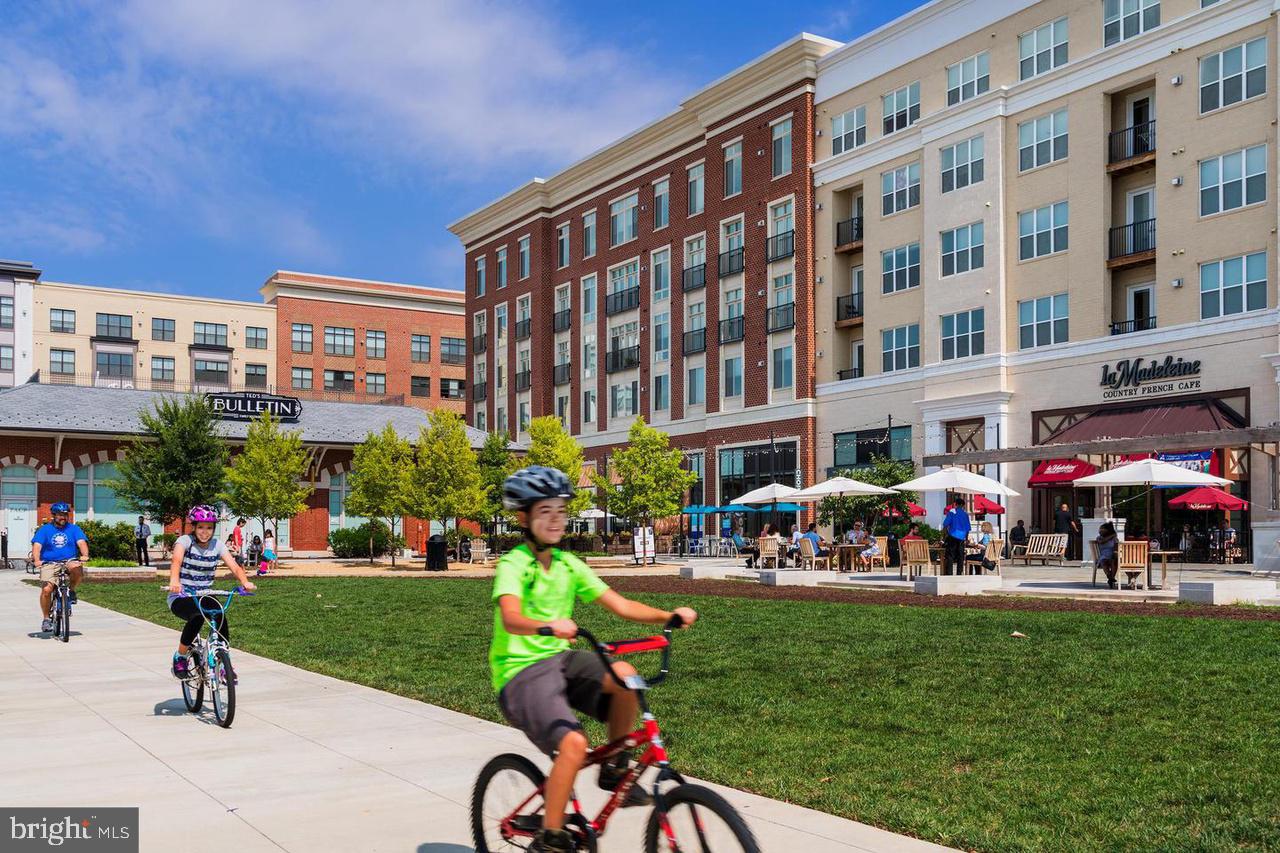 CROWN FARM - Residential