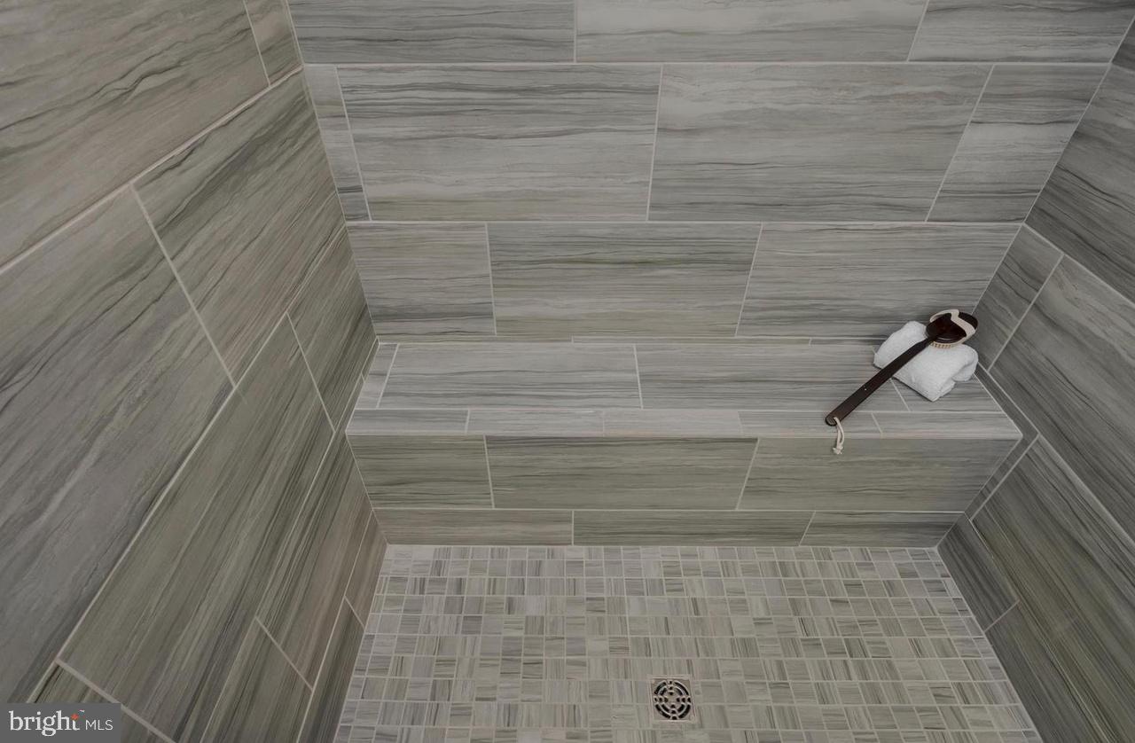 CROWN FARM - Residential