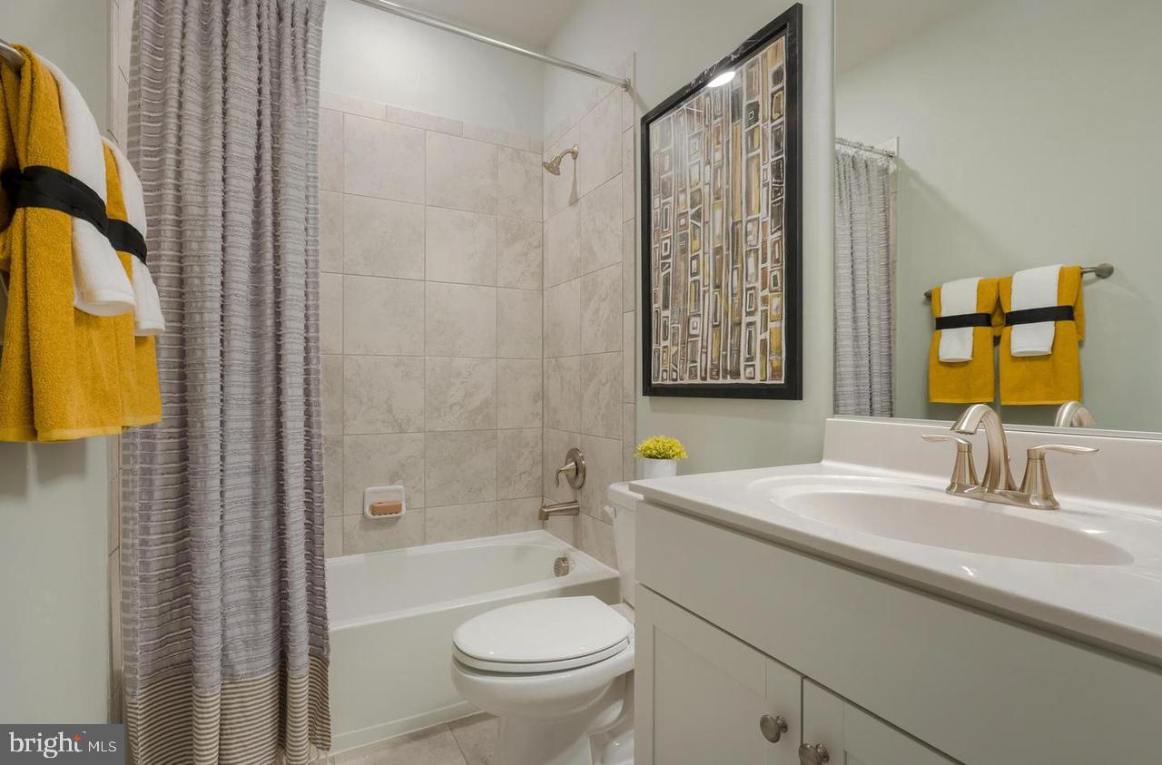 CROWN FARM - Residential