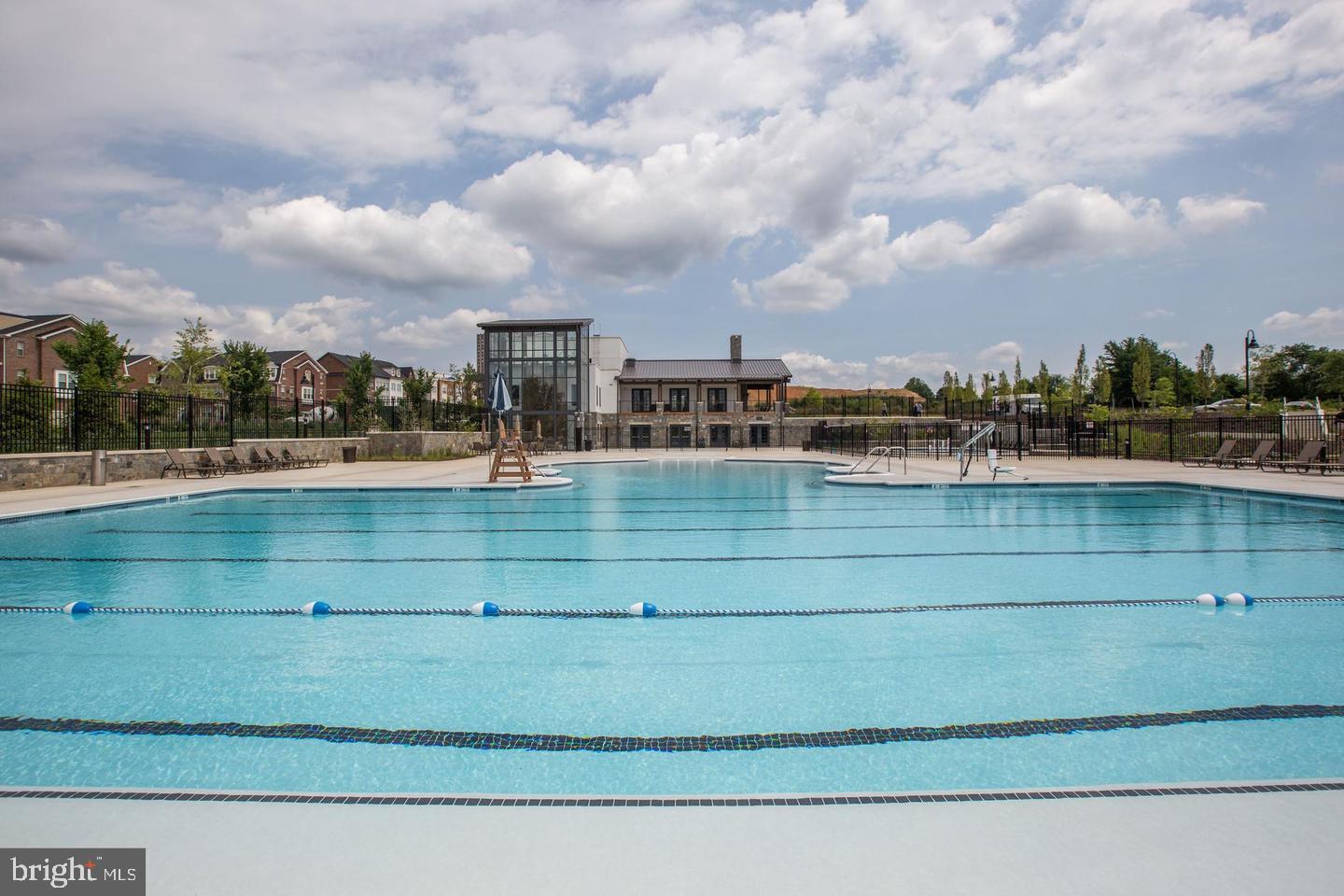 CROWN FARM - Residential