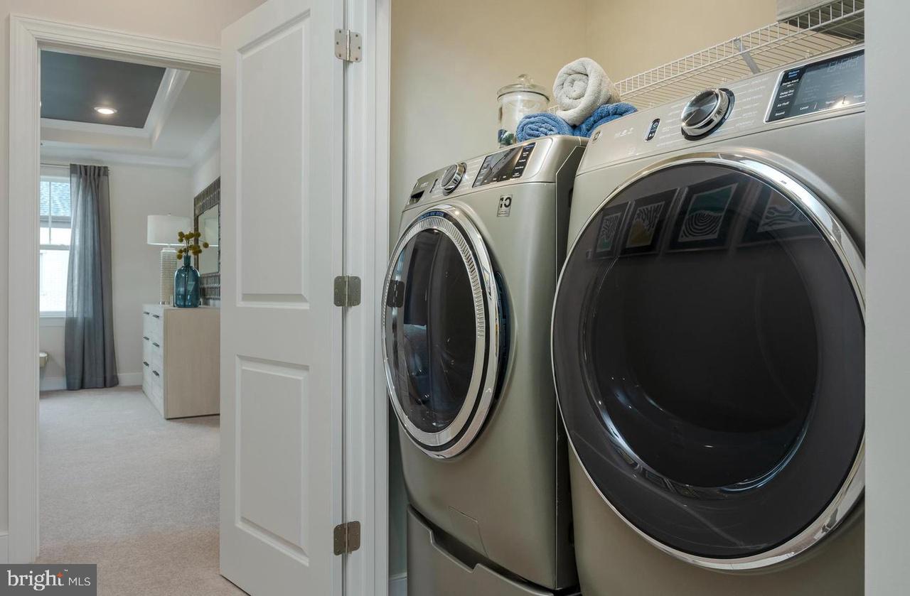 CROWN FARM - Residential